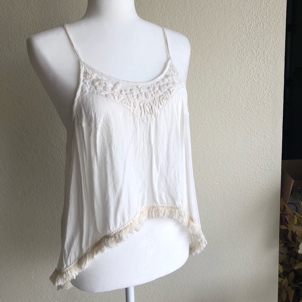White singlet with lace and embroidery